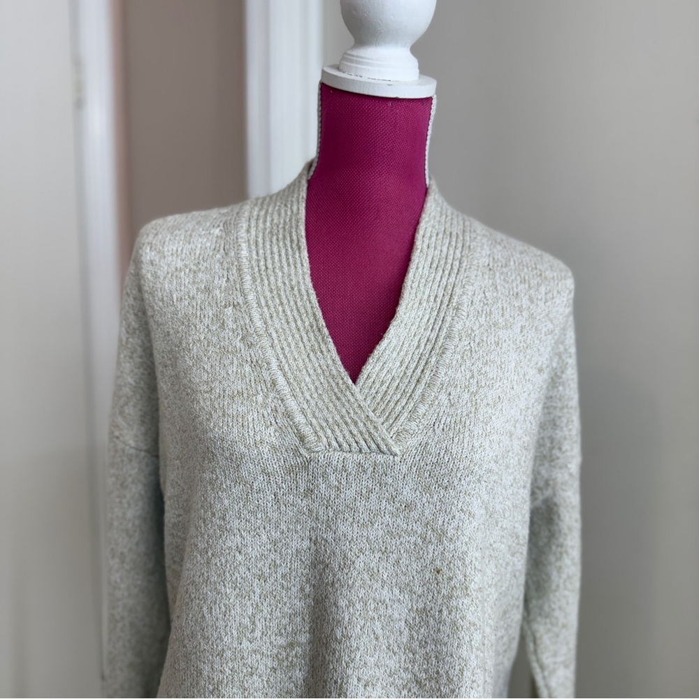 J. Jill Women's Ivory Cream Chunky Knit Sweater Pullover V Neck Size L Petite